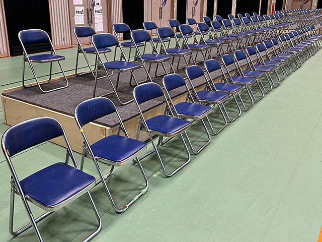 イベント運営をスムーズに！安全快適で見やすい観覧席のつくり方－低コストで短時間設営－